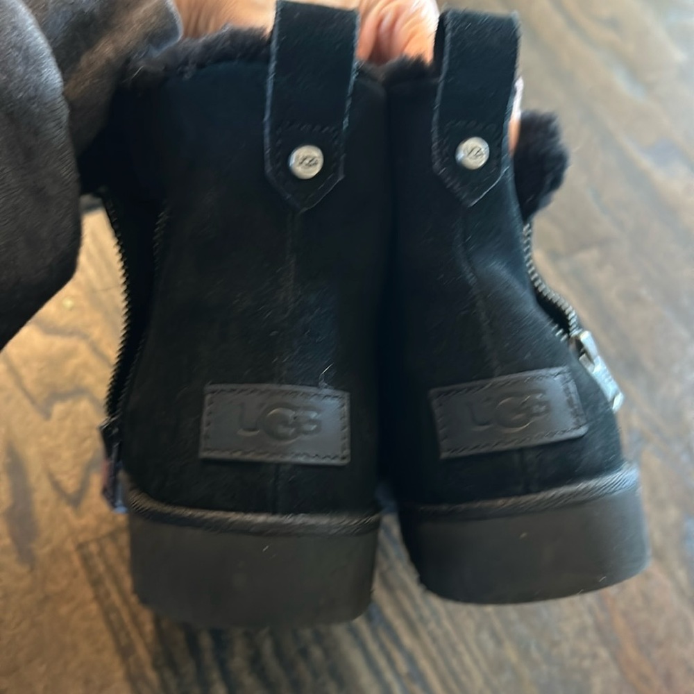 Ugg women size 7 black